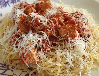 Spaghetti with sauce chicken