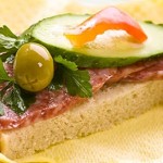 Συνταγή για ανοιχτό σάντουιτς με σαλάμι