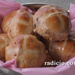 Γλυκά ψωμάκια (hot cross buns)