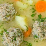 Γιουβαρλάκια σούπα με λαχανικά