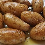Πατάτες με σκόρδο και δεντρολίβανο