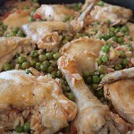 Κοτόπουλο με ρύζι και αρακά